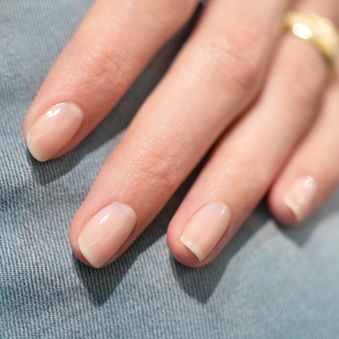 MANUCURIST - Long-Lasting Nail Polish - Beige